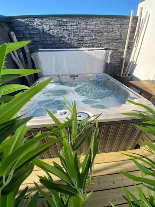 Villa Avec Jacuzzi Proche De La Mer Et Du Centre Barbatre Exterior photo